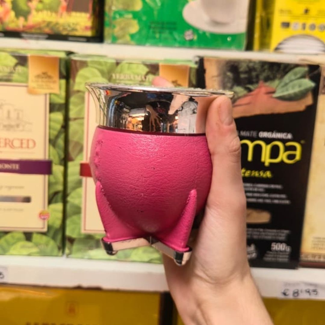 mate-de-plastico-rosa-con-bombilla-476