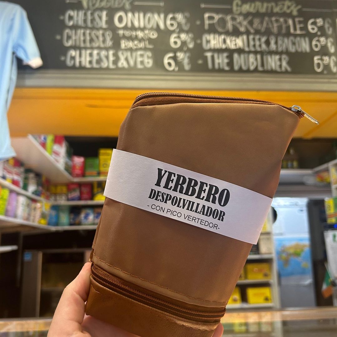 yerbero-despolvillador-con-pico-vertedor-483