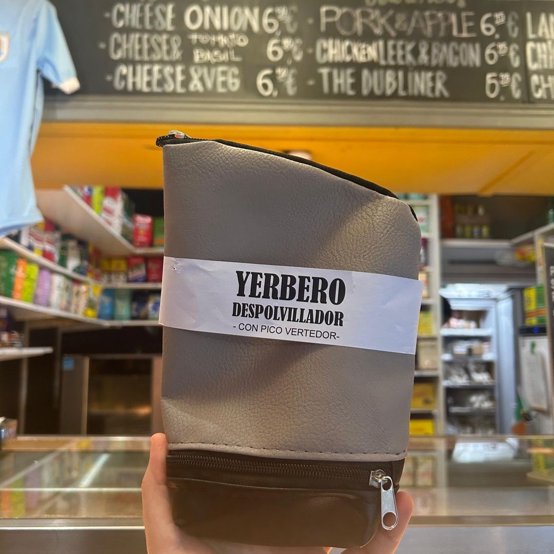 yerbero-despolvillador-con-pico-vertedor-483